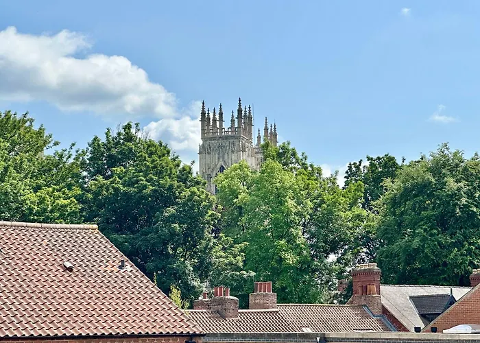 Minster Peak